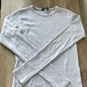 Beautiful slim fit Brandy Melville long sleeve shirt